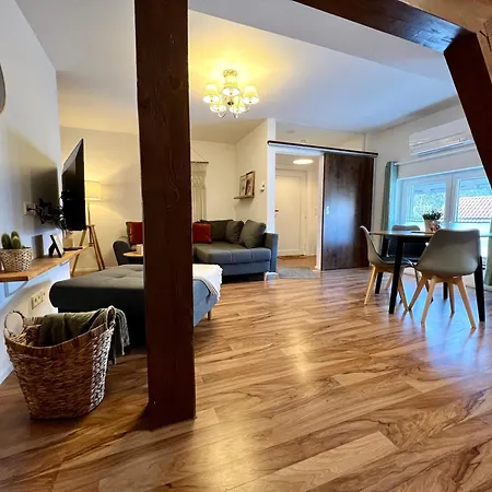 Modernes Mit Besonderem Charme - 1a